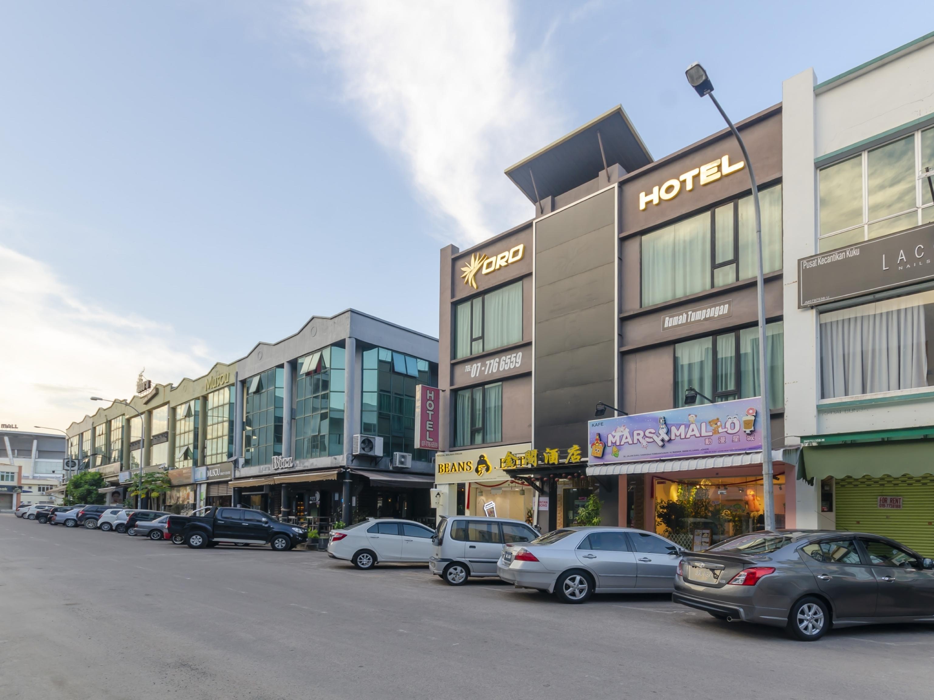 Super Oyo 1214 Oro Hotel Kluang Exterior photo