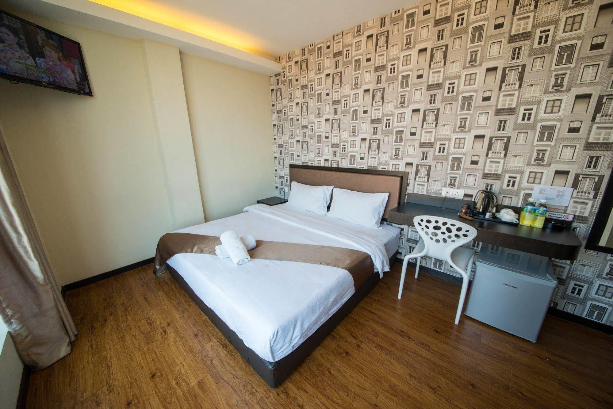 Super Oyo 1214 Oro Hotel Kluang Exterior photo