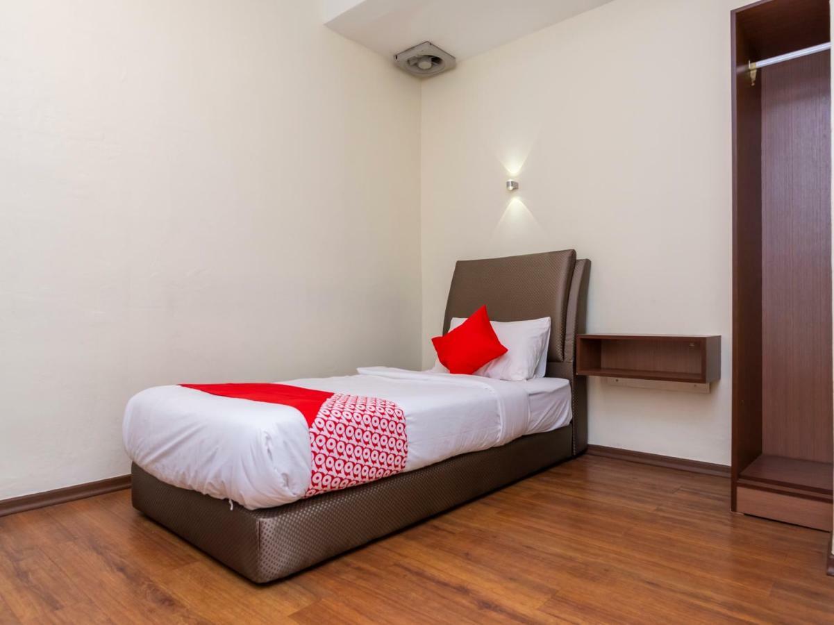 Super Oyo 1214 Oro Hotel Kluang Exterior photo