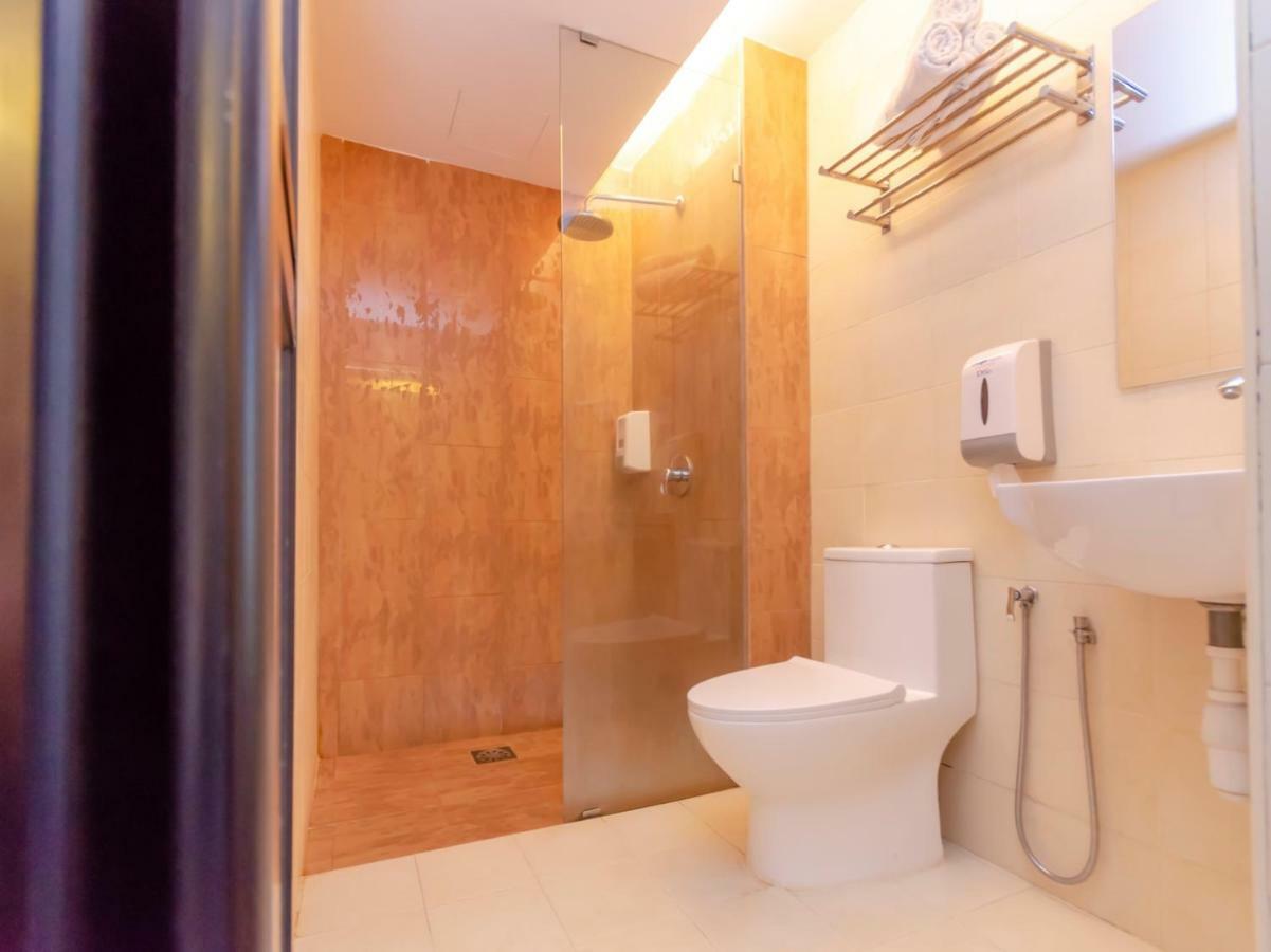 Super Oyo 1214 Oro Hotel Kluang Exterior photo